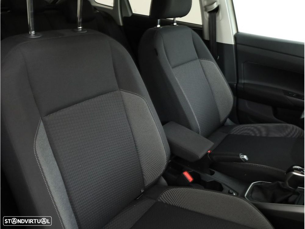 VW Taigo 1.0 TSI Urban DSG - 15