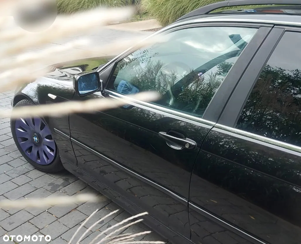 BMW Seria 3 320i Touring - 16