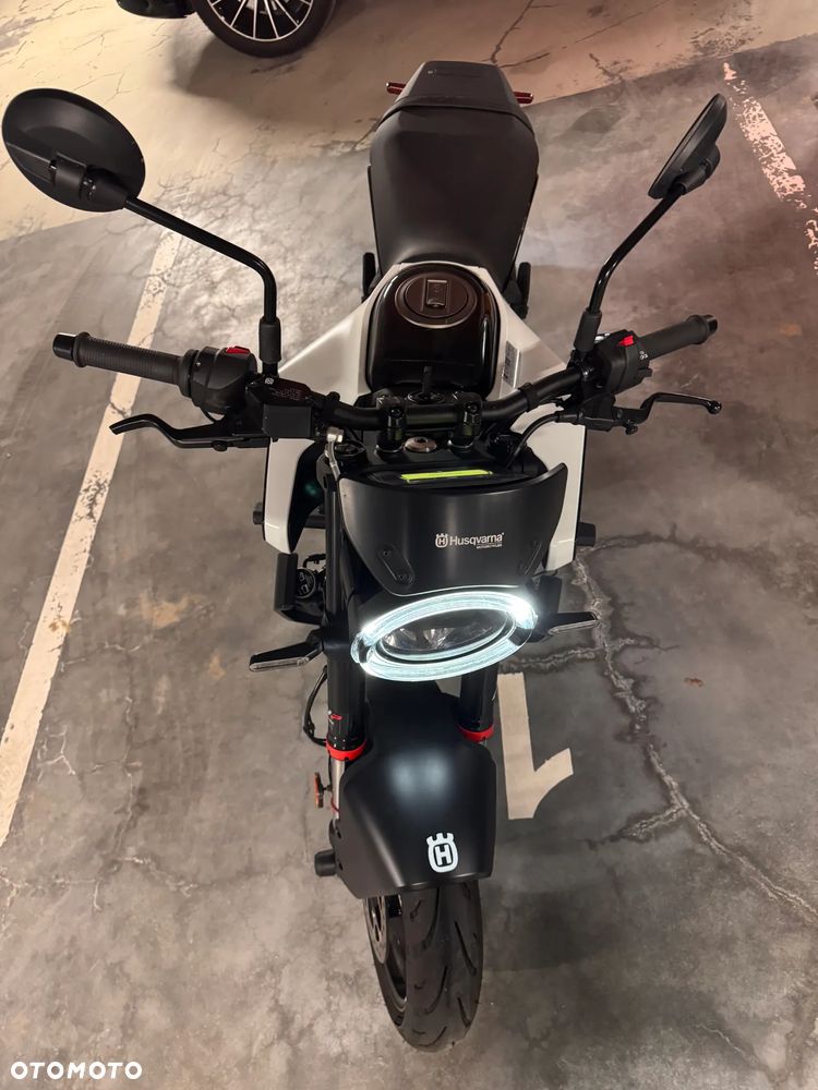 Husqvarna Vitpilen - 4