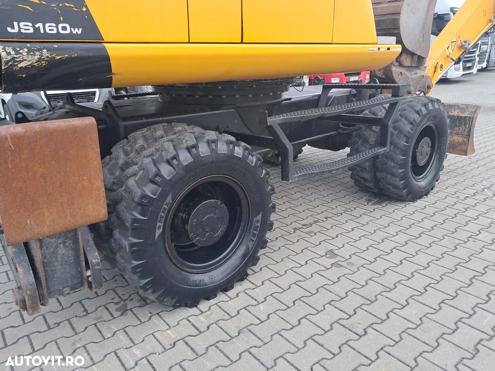JCB js160w excavator pe roti - 11