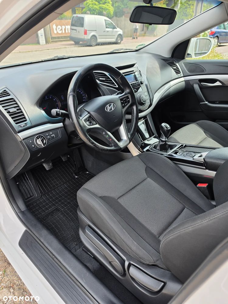 Hyundai i40 Kombi blue 1.6 Classic - 16