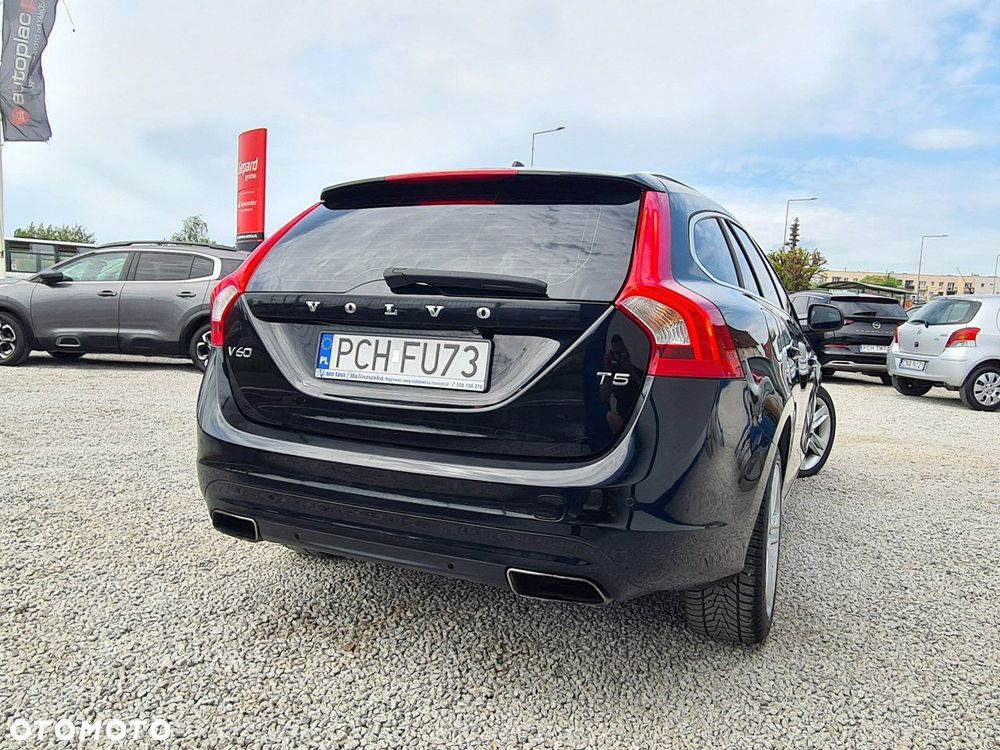 Volvo V60 T5 Drive-E Momentum - 2