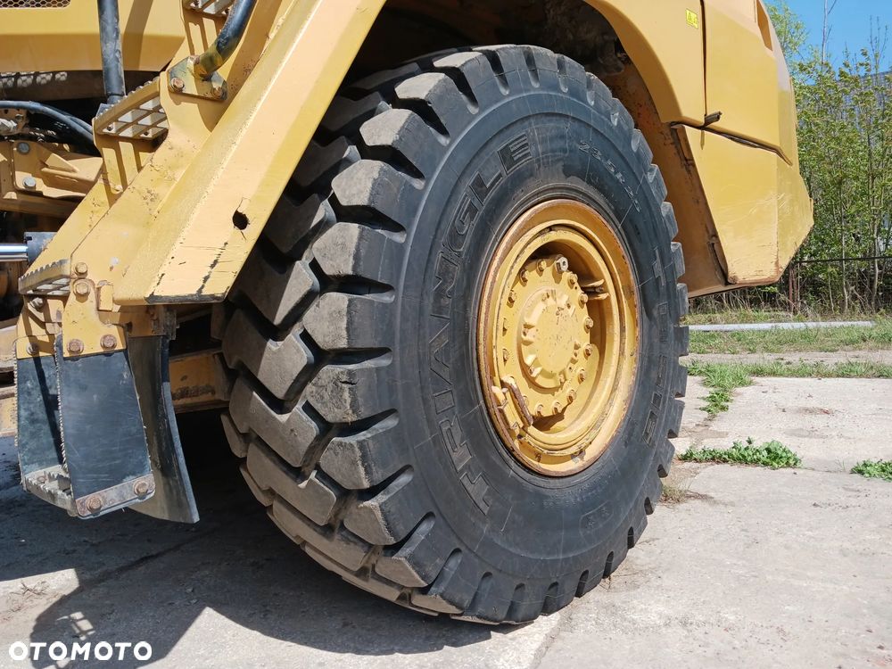 Caterpillar 725 C - 11