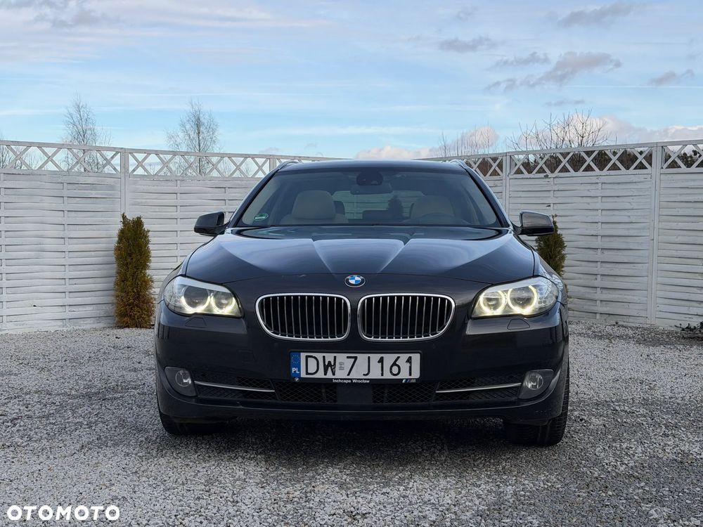 BMW Seria 5 525d - 38