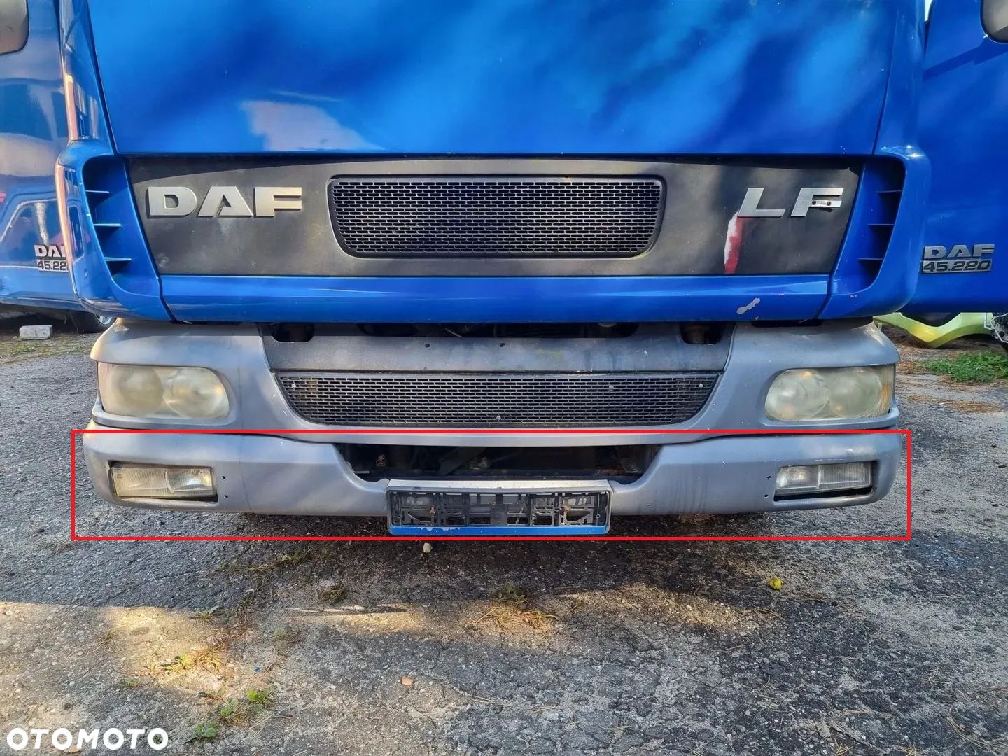 DAF LF 45 2004 r. ZDERZAK PRZÓD PRZEDNI + - 1