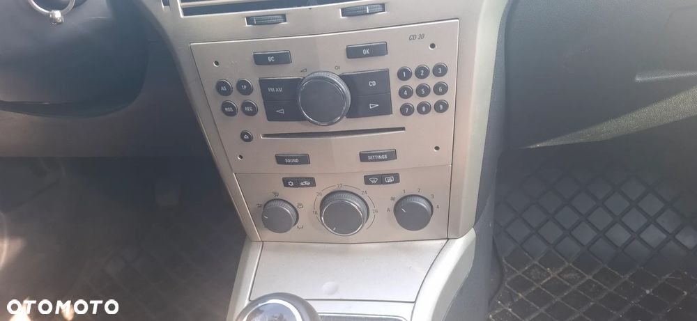 Opel Astra H kombi 1,6 Z16XEI na części - 5