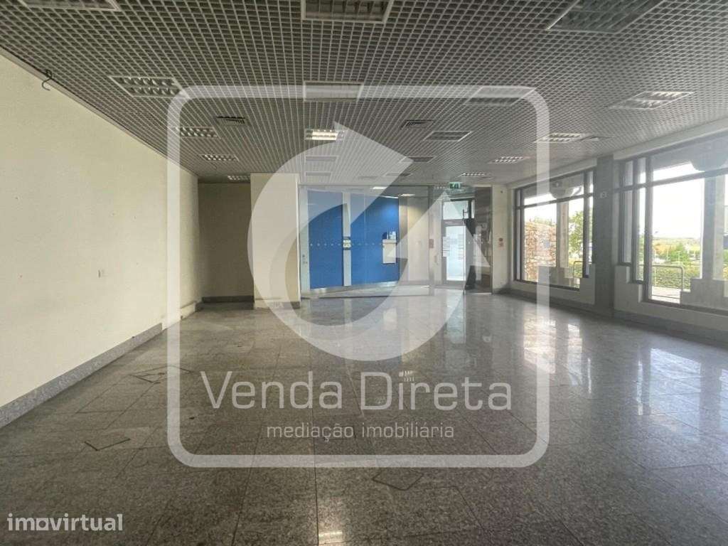Prédio urbano, destinado a comércio e serviços, em Aguiar da Beira.... - Grande imagem: 4/31