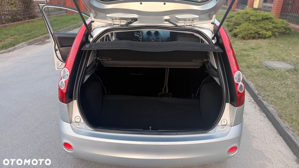 Ford Fiesta 1.4 Ambiente - 11