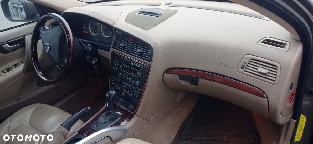 Volvo XC 70 AWD Momentum - 11