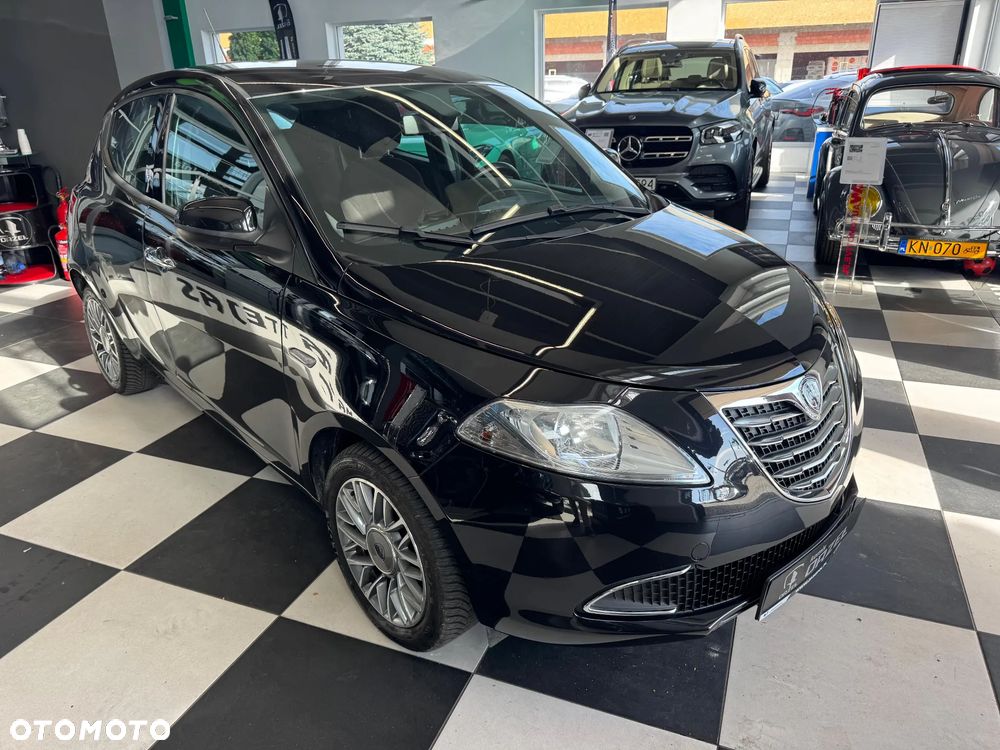 Lancia Ypsilon Y 1.2 8v Gold - 4