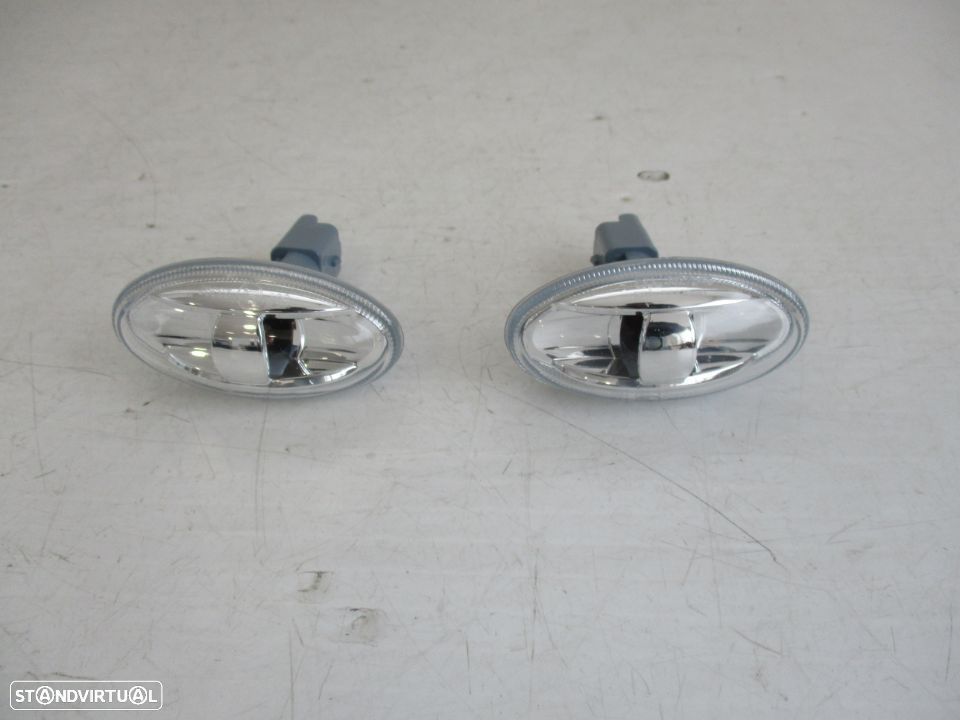 Piscas pisca farolim Guarda Lamas Citroen / Peugeot  (novos) - 2