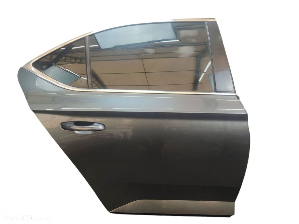 DRZWI PRAWY TYŁ SKODA SUPERB III 3V LIFTBACK LAK: LF7Y (15-19) - 1