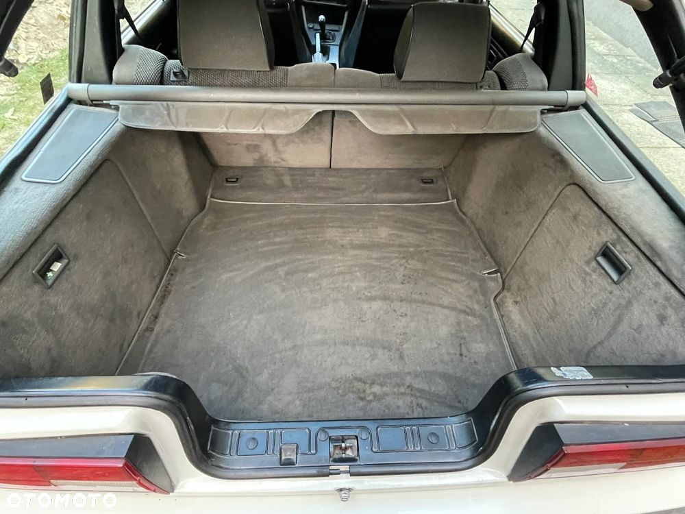 BMW Seria 3 318i Touring - 16