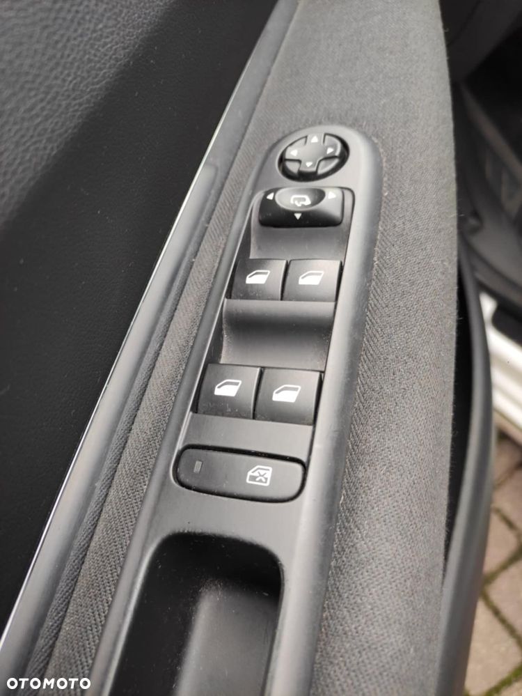 Peugeot 3008 2.0 BlueHDi Style - 16