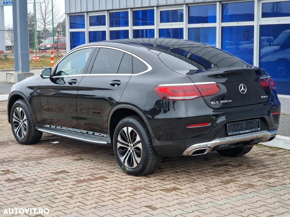 Mercedes-Benz GLC Coupe 300 de 4Matic 9G-TRONIC - 6