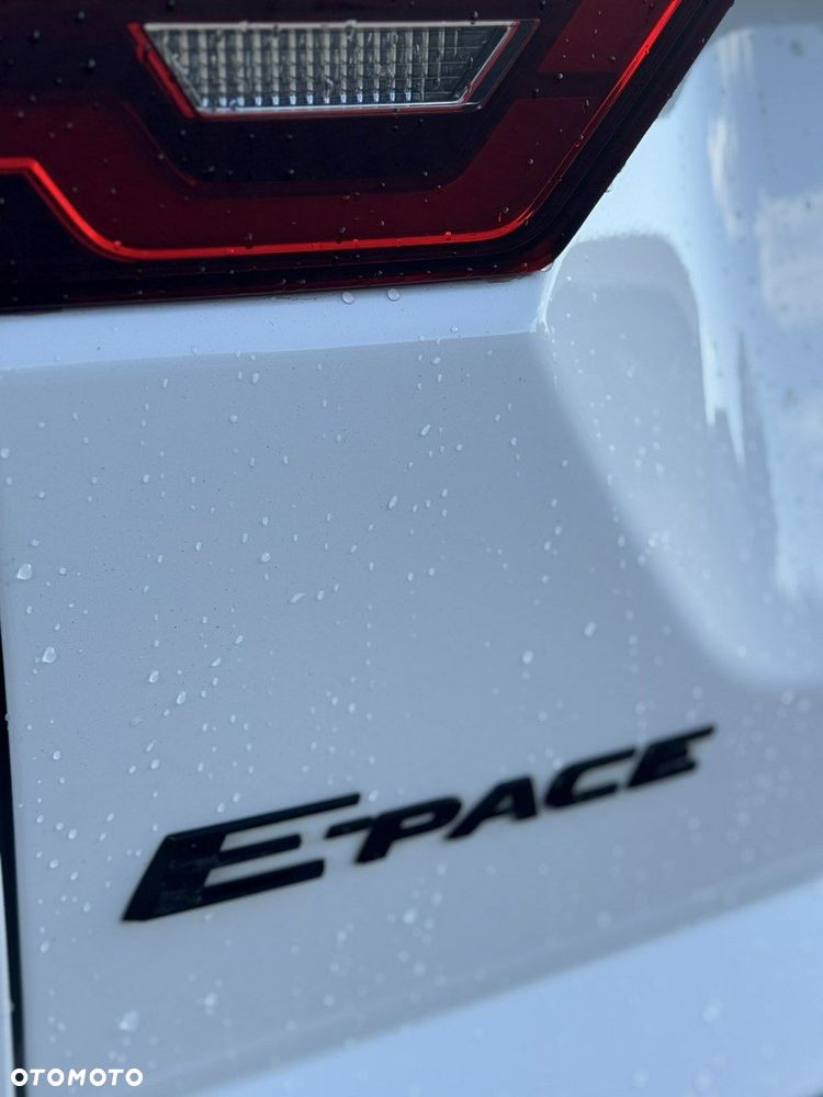 Jaguar E-Pace - 17