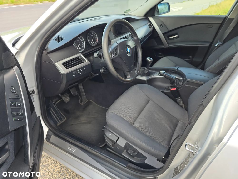 BMW Seria 5 525i - 12