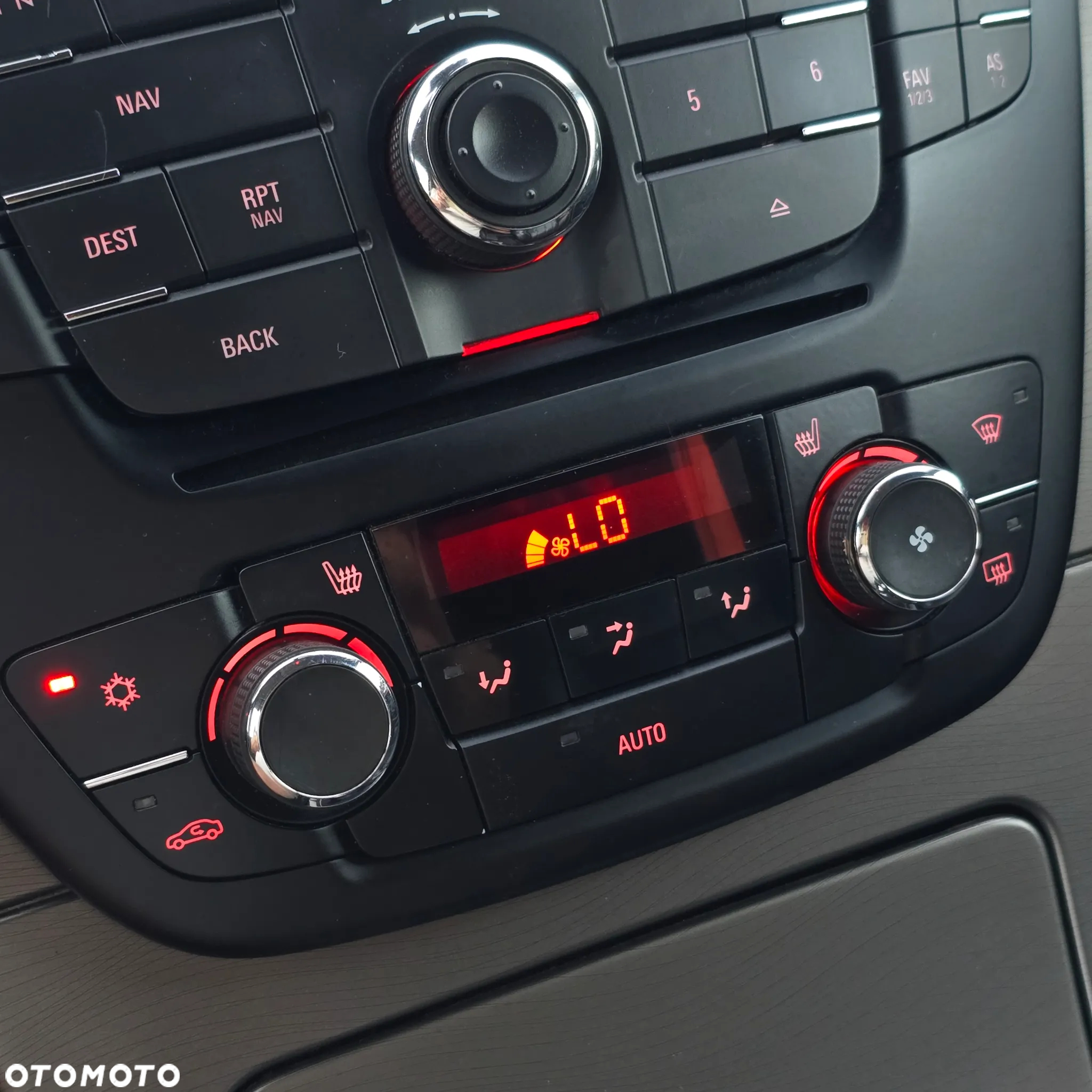 Opel Insignia 2.0 CDTI Cosmo S&S - 38