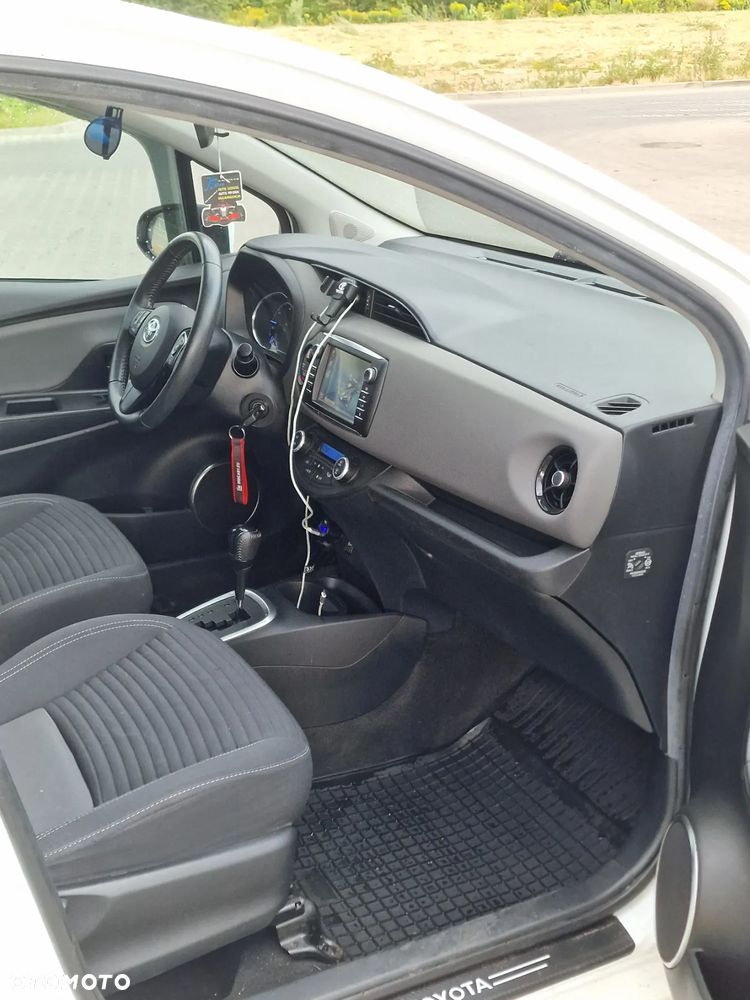 Toyota YARIS - 15
