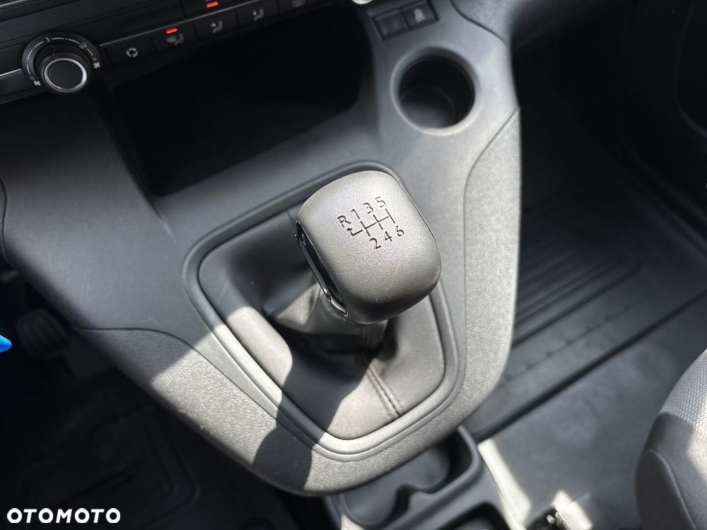 Toyota Proace City - 27