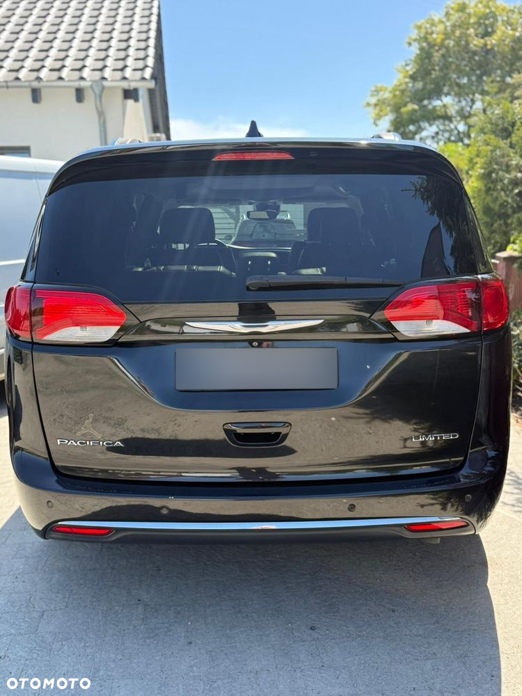 Chrysler Pacifica - 2