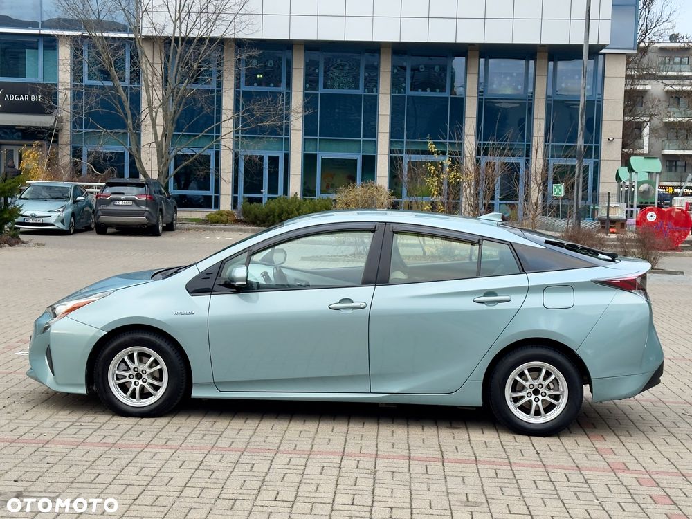 Toyota Prius 1.8 HSD Prestige - 8
