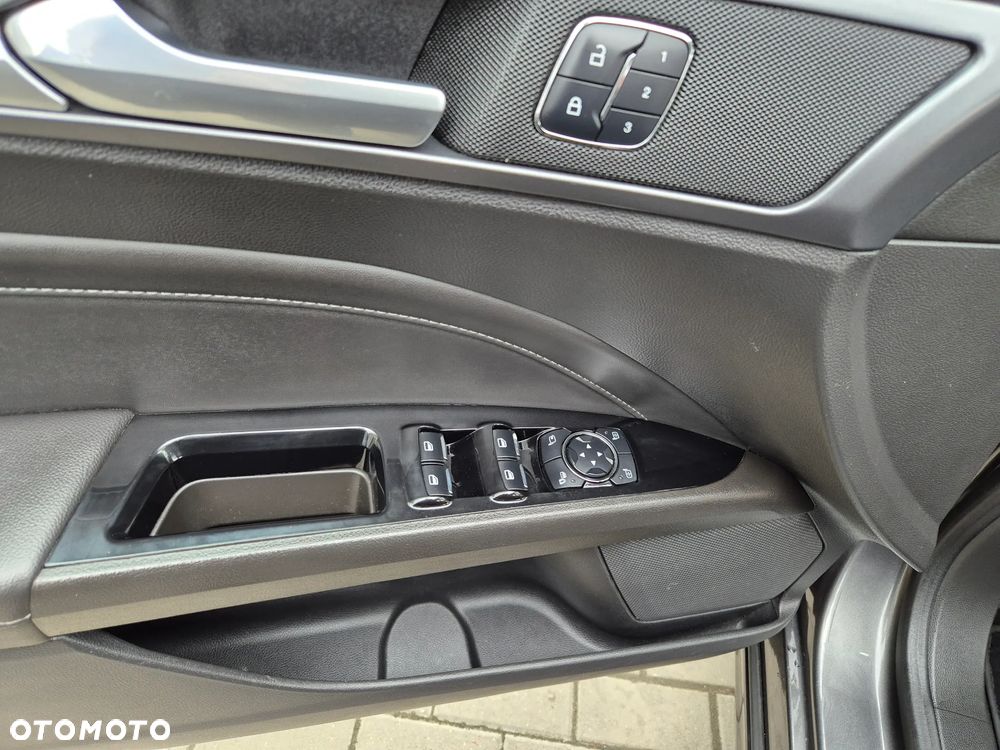 Ford Mondeo 2.0 TDCi Titanium PowerShift - 25