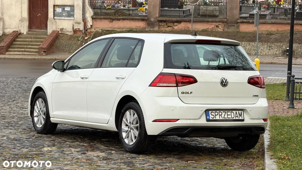 Volkswagen Golf - 5