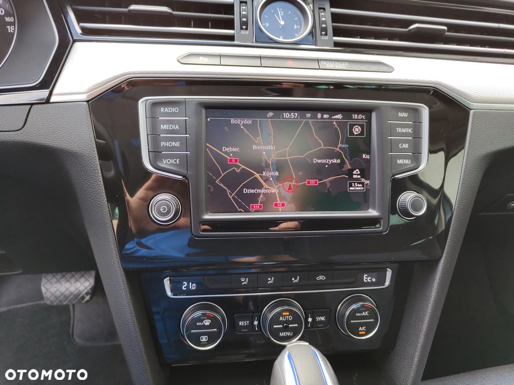 Volkswagen Passat - 25
