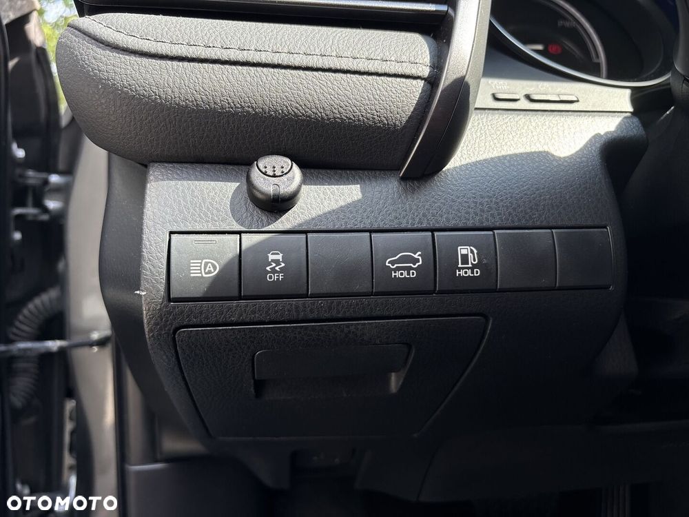 Toyota Camry 2.5 Hybrid Comfort CVT - 21
