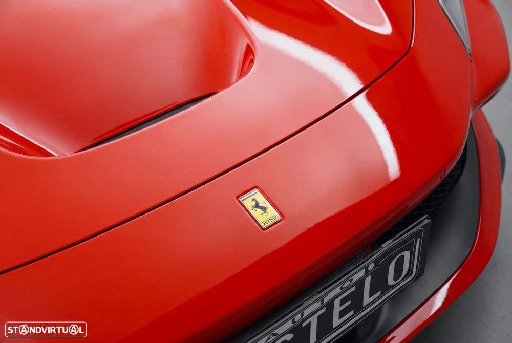 Ferrari F8 Tributo 3.9 Twin-Turbo V8 - 7