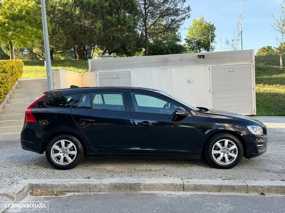 Volvo V60 D2 Momentum - 27