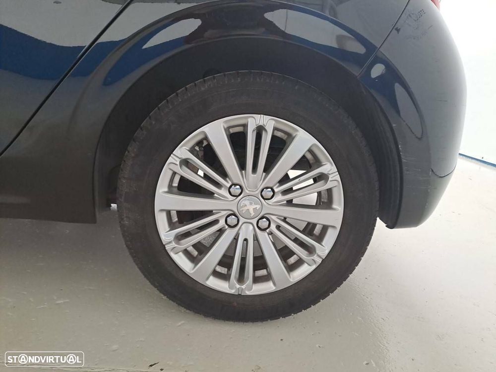 Peugeot 208 1.2 PureTech Signature - 11