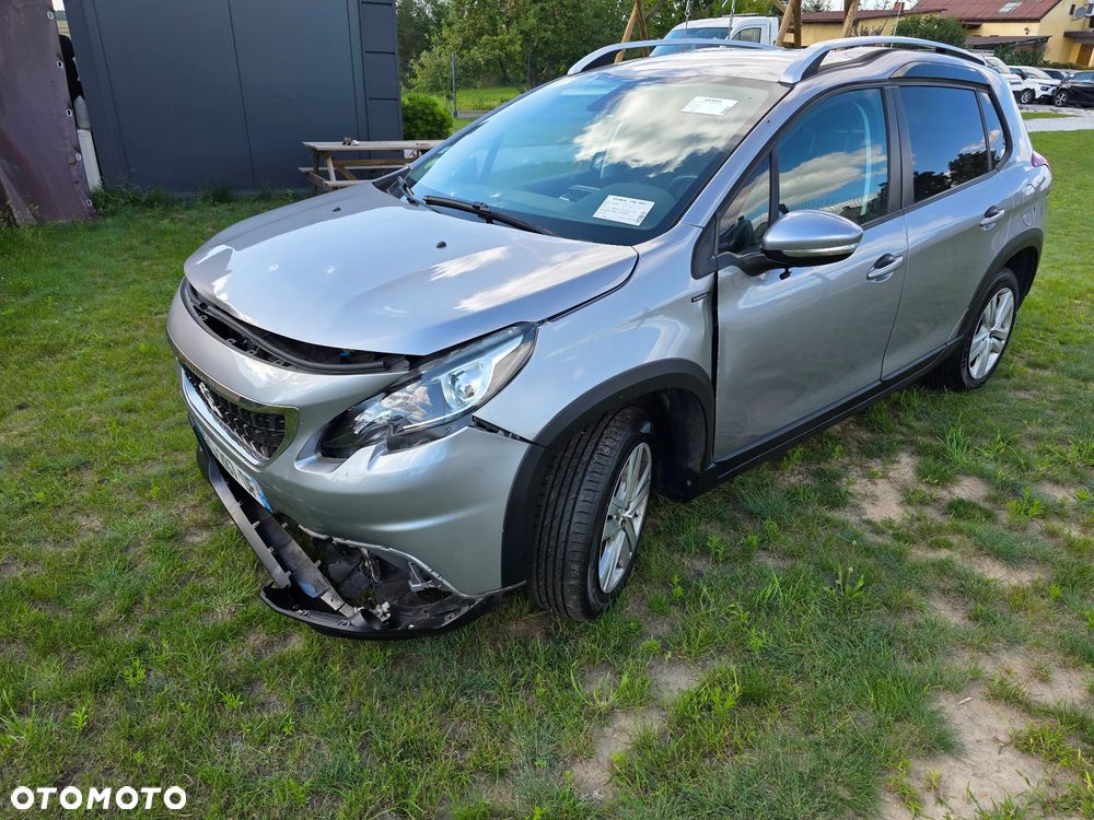 Peugeot 2008 BlueHDi 100 STOP & START Signature - 3