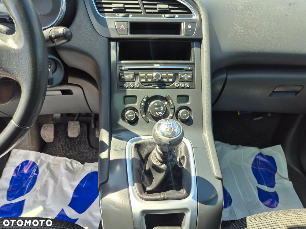 Peugeot 5008 - 24