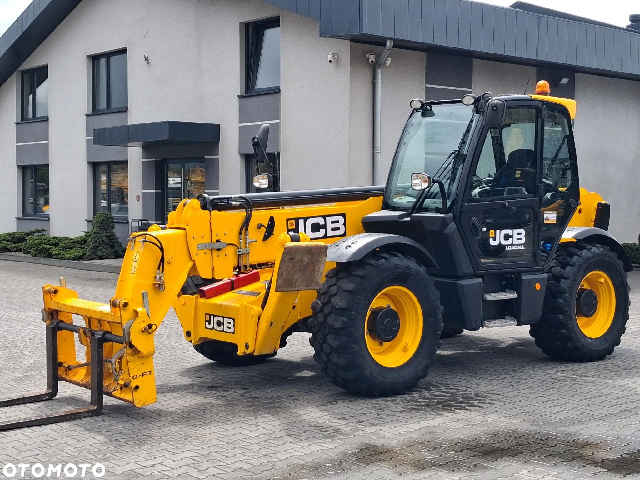 JCB 540 - 140 Hi Viz - 1