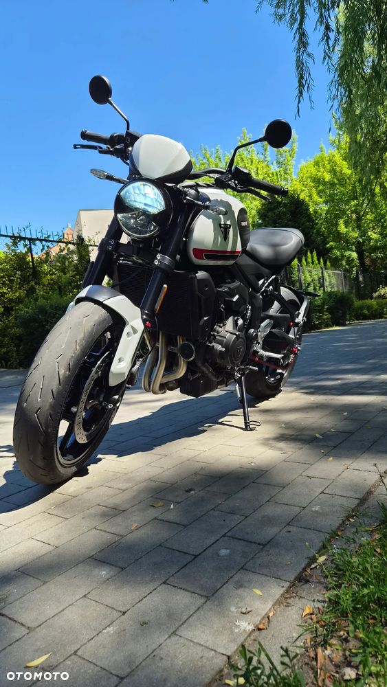 Triumph Trident - 8