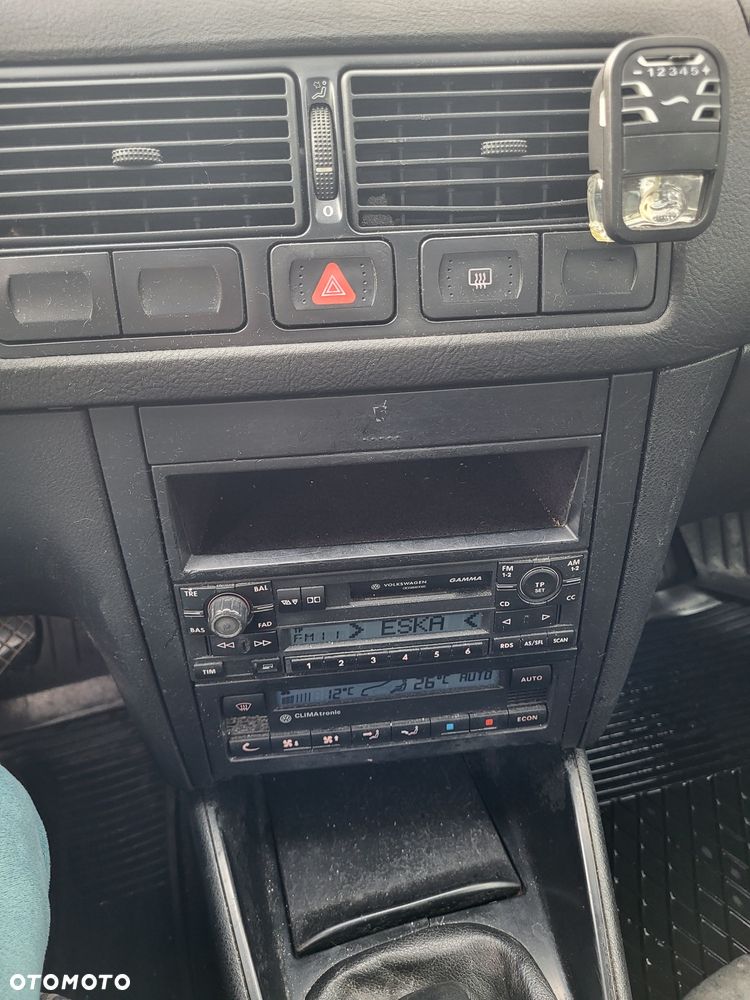 Volkswagen Golf - 5