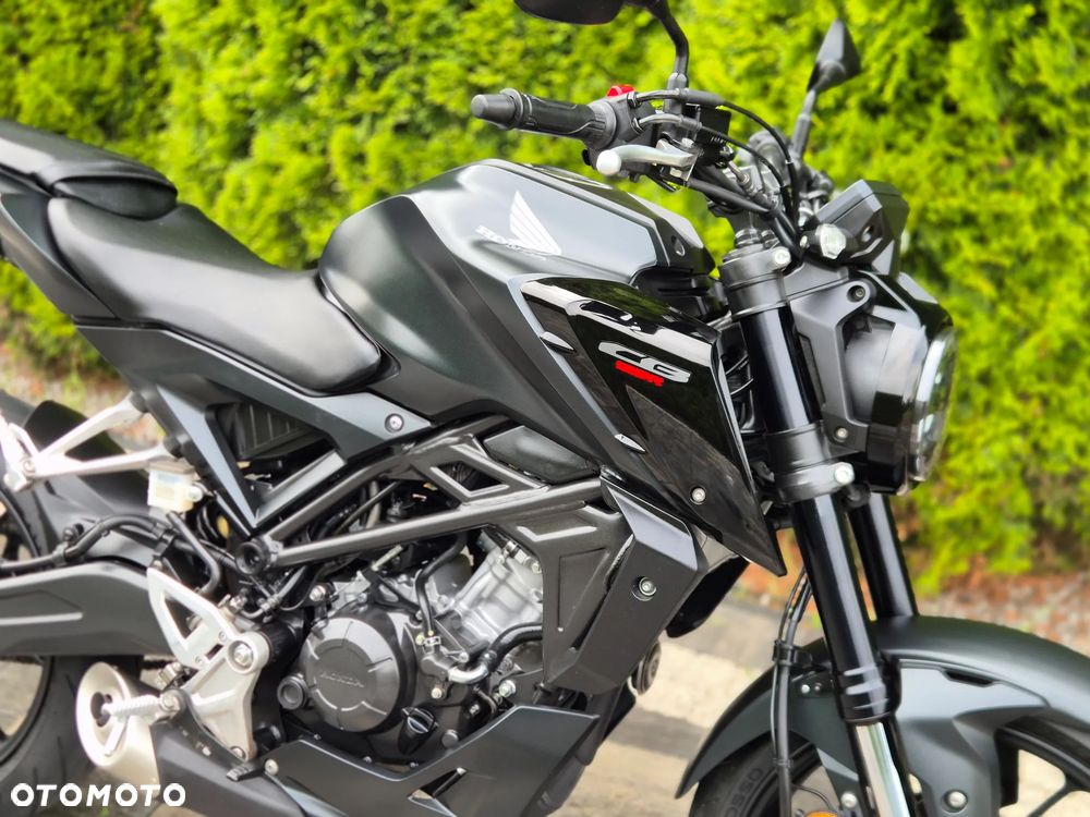 Honda CB - 12