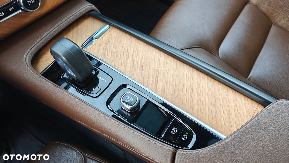 Volvo XC 90 T8 AWD Plug-In Hybrid Inscription 7os - 22