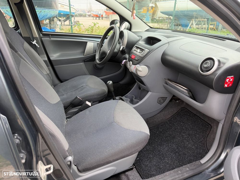 Peugeot 107 1.0 Urban - 9