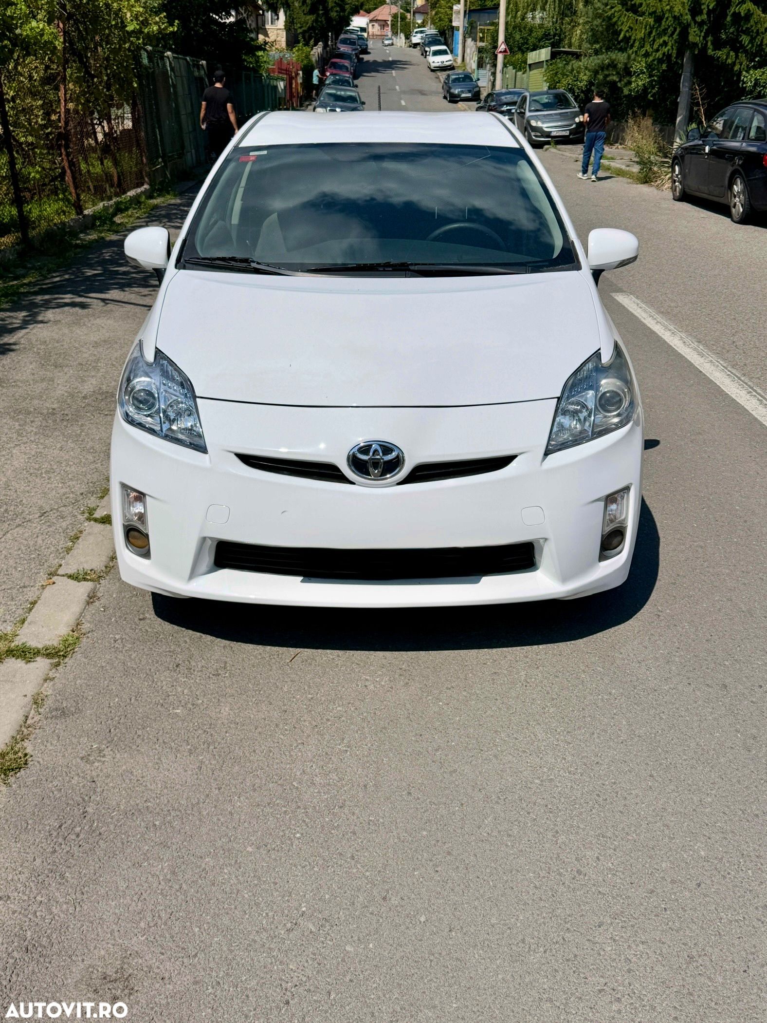Toyota Prius (Hybrid) Sol - 1