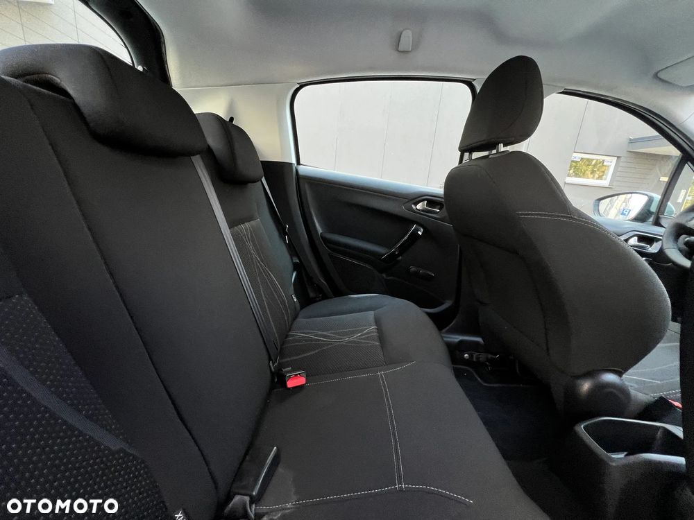 Peugeot 208 - 13