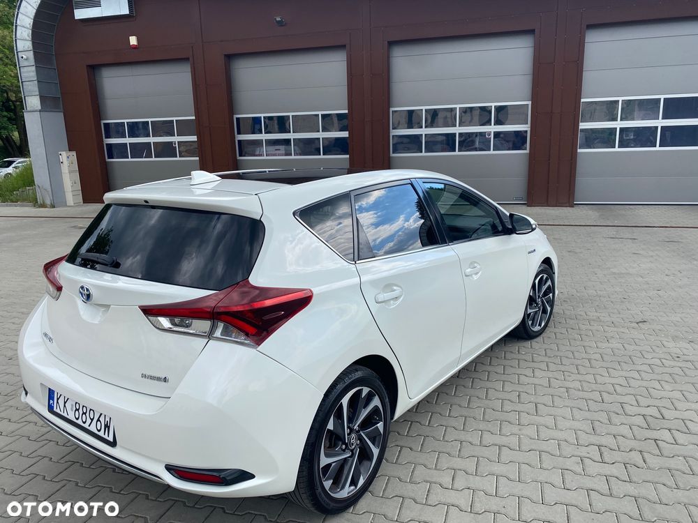 Toyota Auris 1.8 Executive - 9