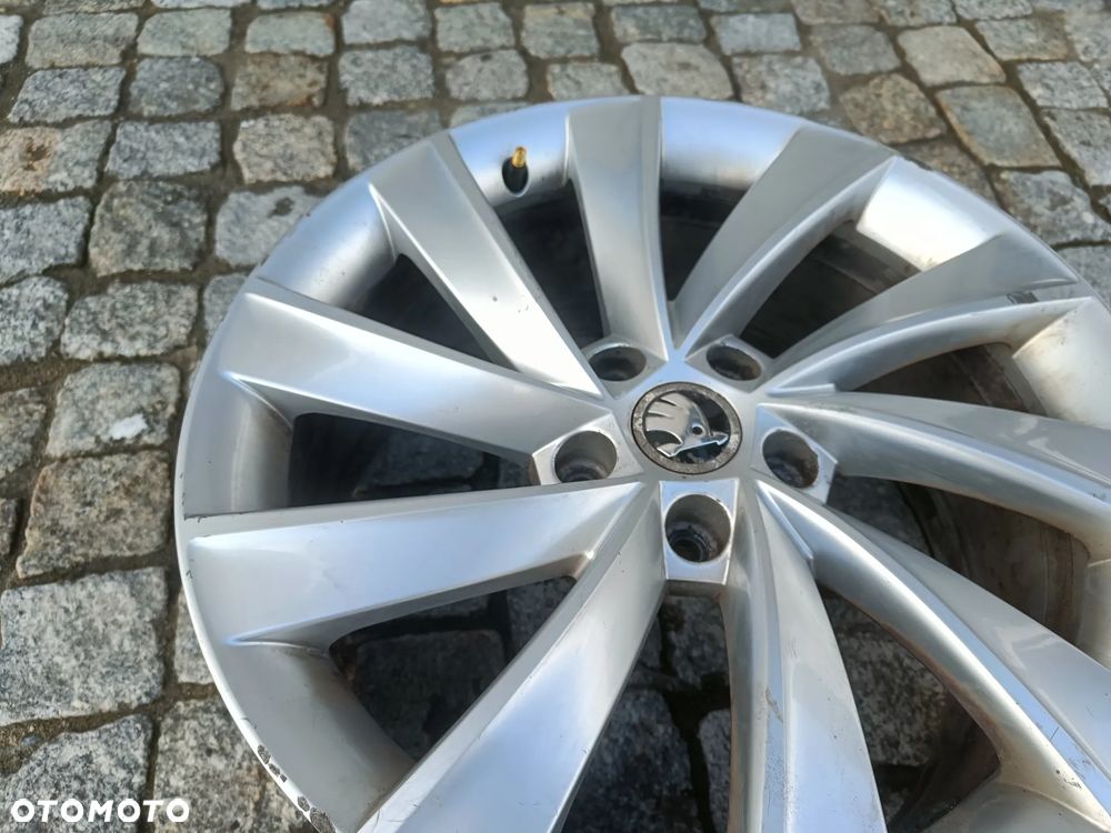 Felga aluminiowa 18 Skoda Superb 3 III 8Jx18H2 ET44 3V0601025AL - 11