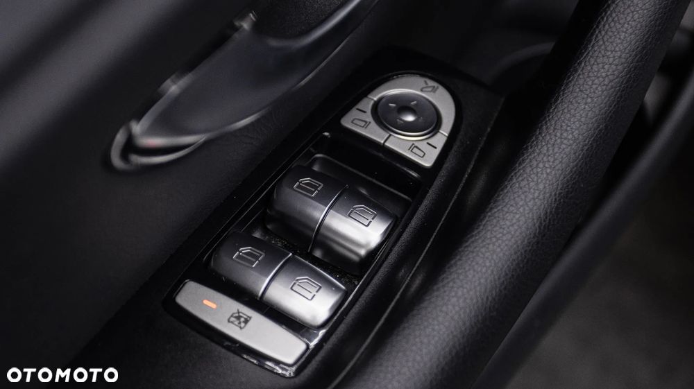 Mercedes-Benz Klasa E 300 Avantgarde - 33