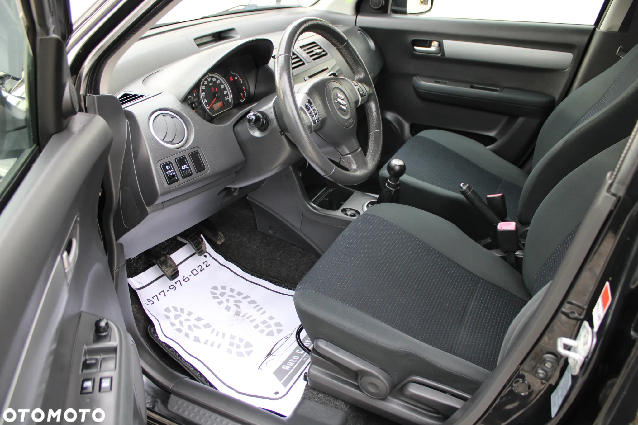 Suzuki Swift 1.3 DDiS 16v GLX - 7