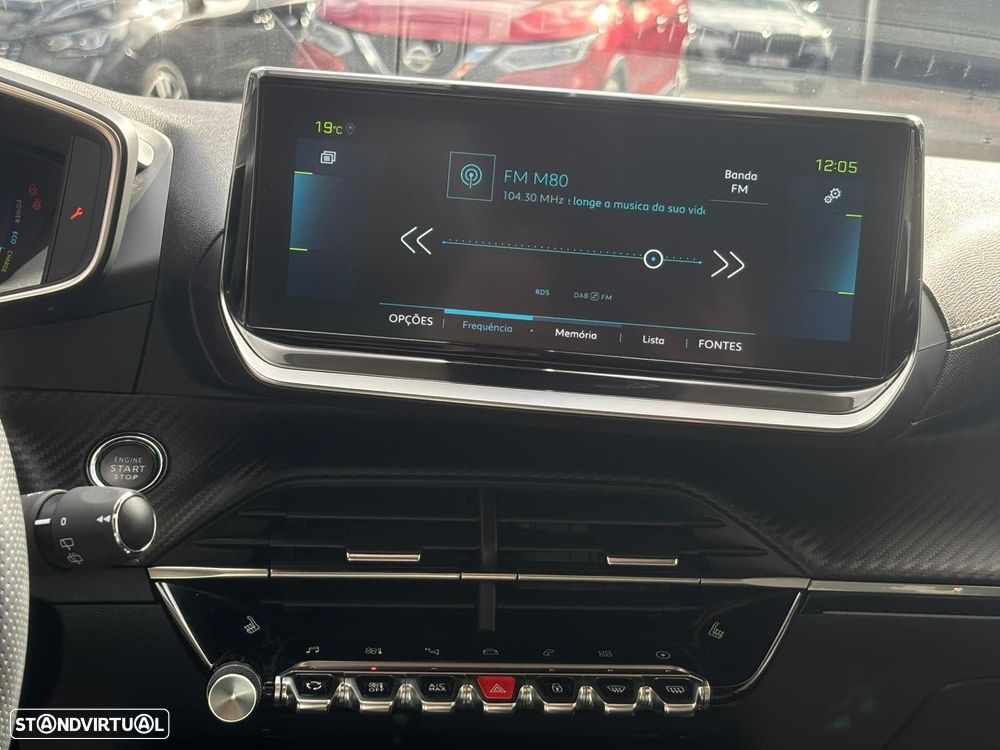 Peugeot e-2008 50 kWh GT - 34