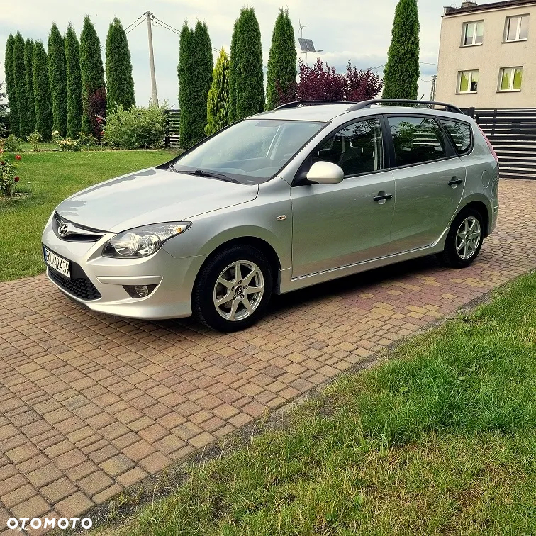 Hyundai i30 1.4 Base + - 3