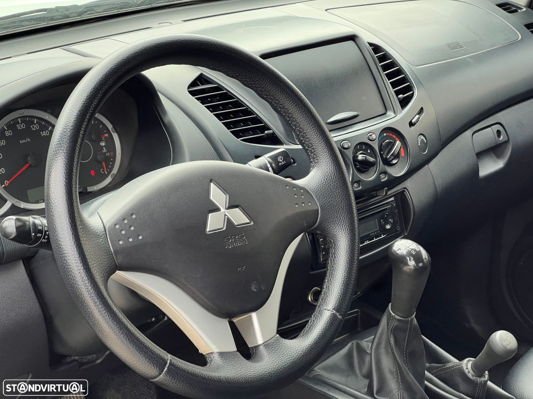 Mitsubishi L200 2.5 DI-D Club Intense 3L 4WD - 9